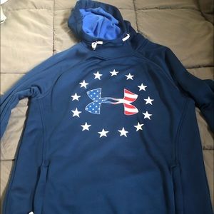 Men’s small Under Armour hoodie